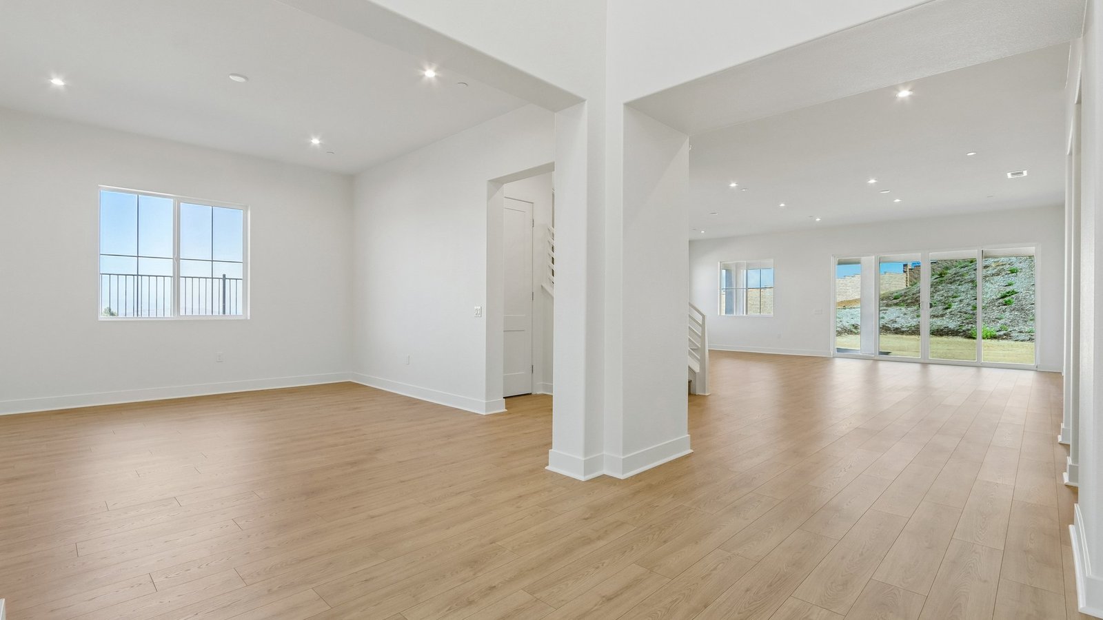 Oversized great room and dining room