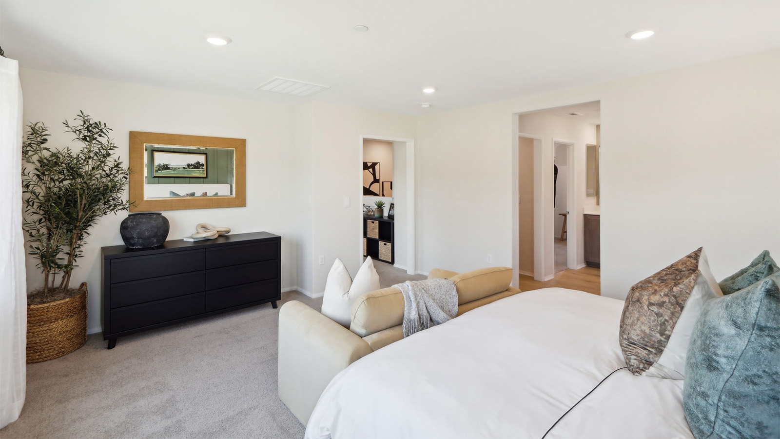 Secondary bedroom