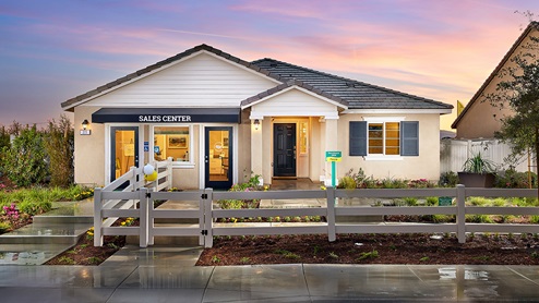 Plan 1898 model home exterior with traditional style elevation