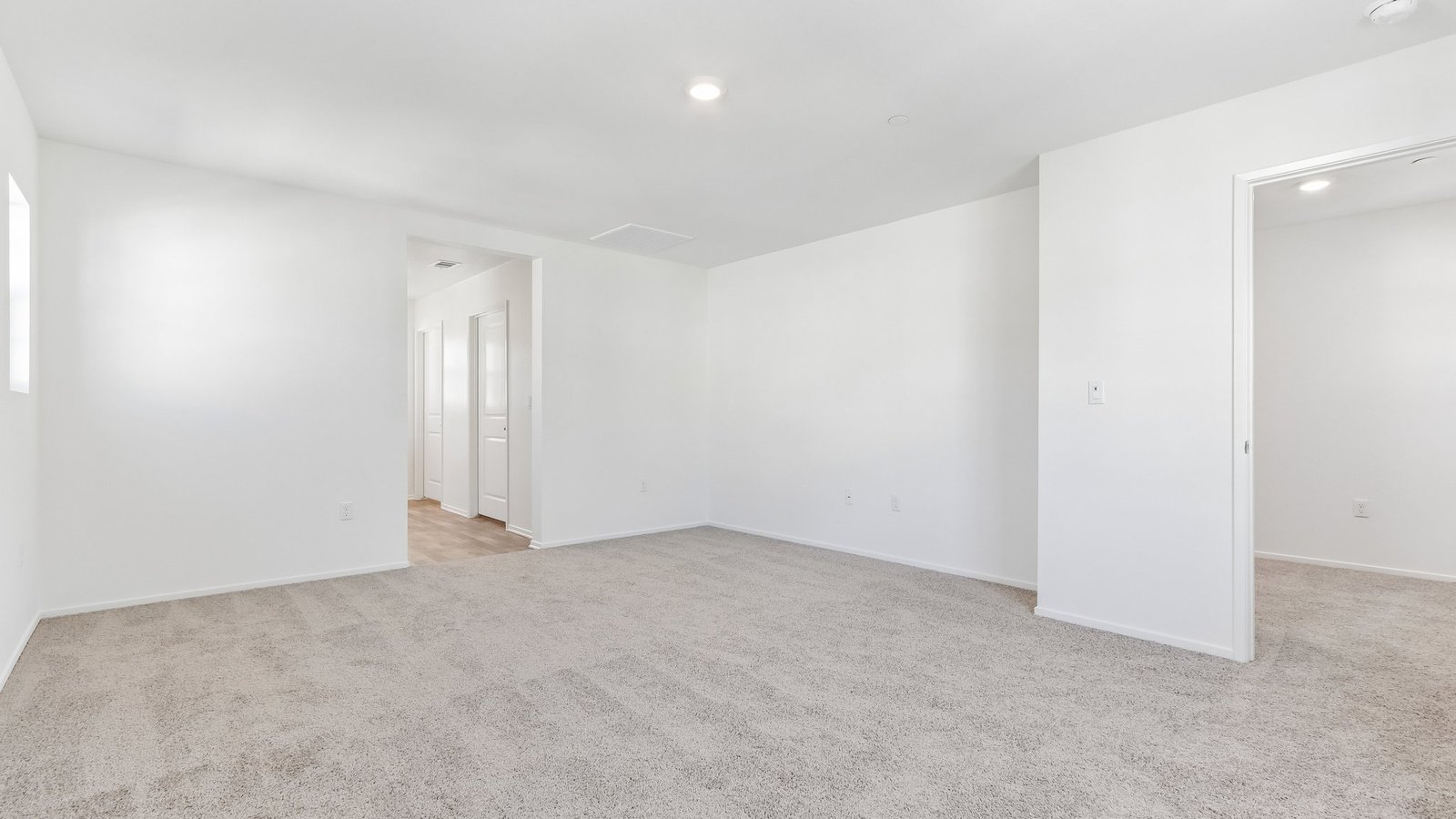 bedroom with carpet