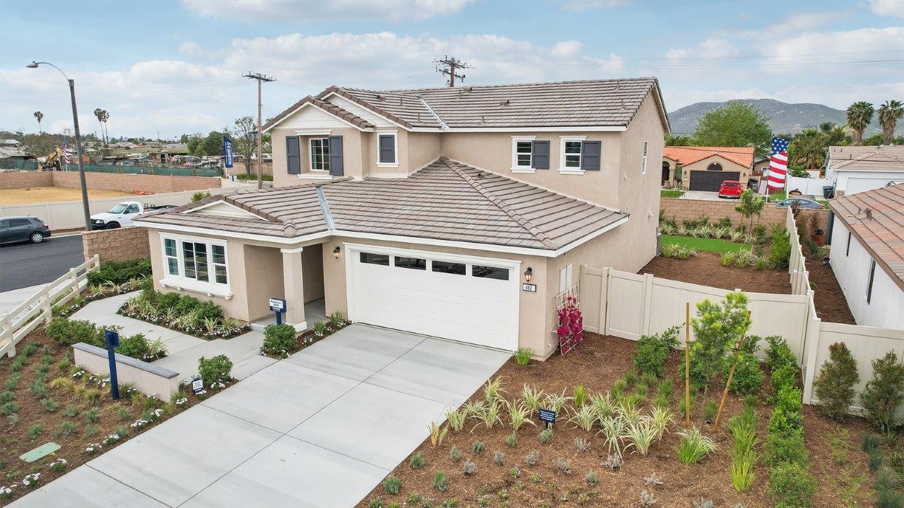 Residence 2480 exterior image