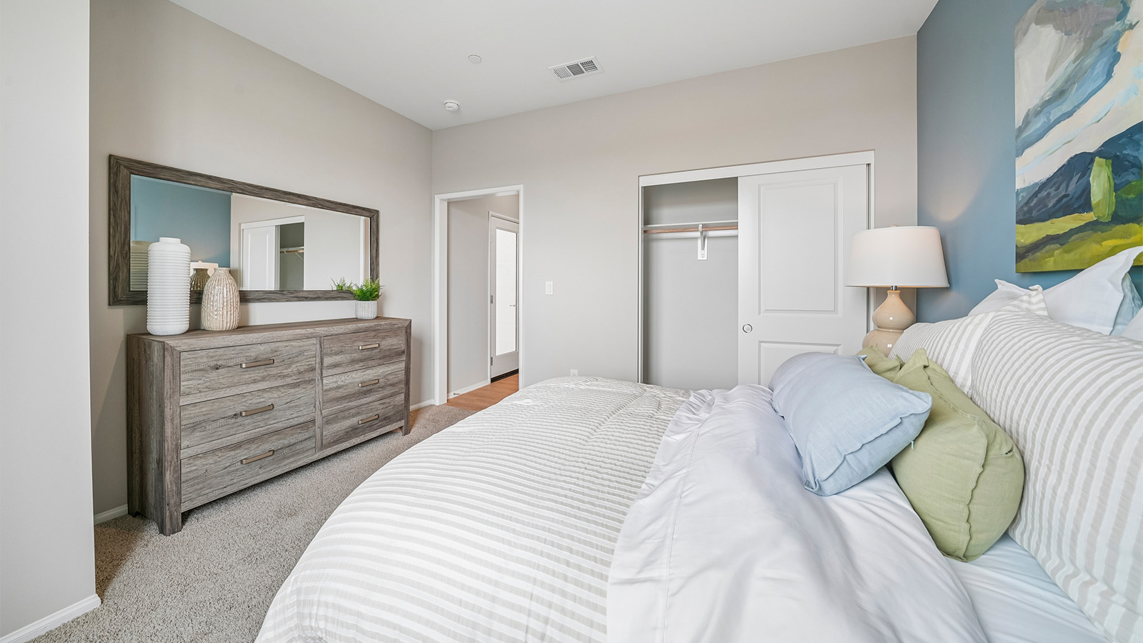 Secondary bedroom