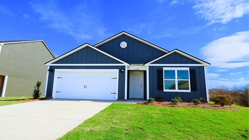 Visit Sandy Pines by D.R. Horton, our new home community in Tuscaloosa, Alabama! Located just minutes away from the University of Alabama and Shelton State Community College in Moundville, AL, making this a great place for potential homebuyers with a commute to these college towns. Moundville is filled with a rich archeological history as well and offers places to hike for outdoor adventurers. Sandy Pines is conveniently situated right off AL-69 S, offering quick access to all the fine dining, shopping, and entertainment Tuscaloosa has to offer.