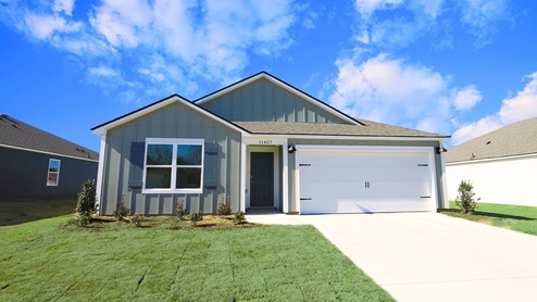Visit Sandy Pines by D.R. Horton, our new home community in Tuscaloosa, Alabama! Located just minutes away from the University of Alabama and Shelton State Community College in Moundville, AL, making this a great place for potential homebuyers with a commute to these college towns. Moundville is filled with a rich archeological history as well and offers places to hike for outdoor adventurers. Sandy Pines is conveniently situated right off AL-69 S, offering quick access to all the fine dining, shopping, and entertainment Tuscaloosa has to offer.