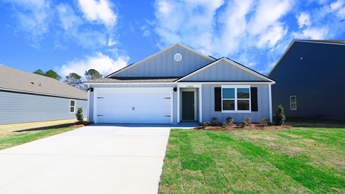 Visit Sandy Pines by D.R. Horton, our new home community in Tuscaloosa, Alabama! Located just minutes away from the University of Alabama and Shelton State Community College in Moundville, AL, making this a great place for potential homebuyers with a commute to these college towns. Moundville is filled with a rich archeological history as well and offers places to hike for outdoor adventurers. Sandy Pines is conveniently situated right off AL-69 S, offering quick access to all the fine dining, shopping, and entertainment Tuscaloosa has to offer.