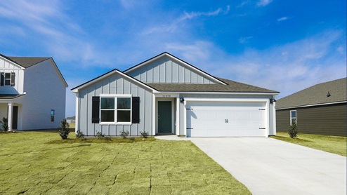 Visit Sandy Pines by D.R. Horton, our new home community in Tuscaloosa, Alabama! Located just minutes away from the University of Alabama and Shelton State Community College in Moundville, AL, making this a great place for potential homebuyers with a commute to these college towns. Moundville is filled with a rich archeological history as well and offers places to hike for outdoor adventurers. Sandy Pines is conveniently situated right off AL-69 S, offering quick access to all the fine dining, shopping, and entertainment Tuscaloosa has to offer.