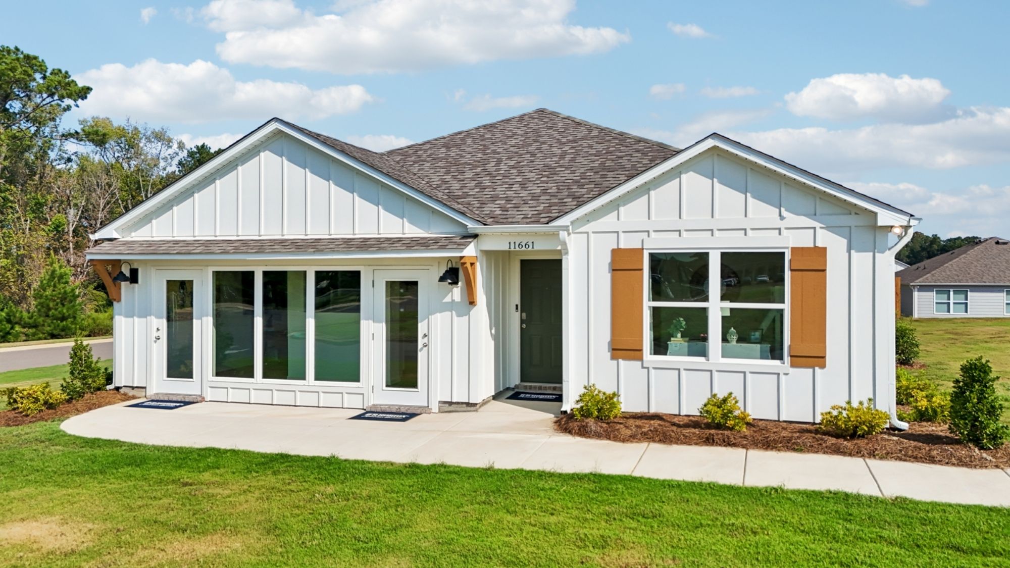 Visit Sandy Pines by D.R. Horton, our new home community in Tuscaloosa, Alabama! Located just minutes away from the University of Alabama and Shelton State Community College in Moundville, AL, making this a great place for potential homebuyers with a commute to these college towns. Moundville is filled with a rich archeological history as well and offers places to hike for outdoor  adventurers. Sandy Pines is conveniently situated right off AL-69 S, offering quick access to all the fine dining, shopping, and entertainment Tuscaloosa has to offer.