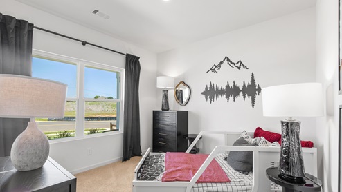 If you're looking for a new home in Tuscaloosa, Alabama, you should visit Parkway Gardens by D.R. Horton! This community is conveniently located just minutes away from both the University of Alabama and Shelton State Community College in Moundville, AL, making it an ideal choice for those looking to live close to these college towns. Moundville, near where Parkway Gardens is situated, boasts a rich archaeological history and offers opportunities for outdoor adventures such as hiking.