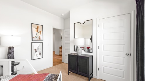 If you're looking for a new home in Tuscaloosa, Alabama, you should visit Parkway Gardens by D.R. Horton! This community is conveniently located just minutes away from both the University of Alabama and Shelton State Community College in Moundville, AL, making it an ideal choice for those looking to live close to these college towns. Moundville, near where Parkway Gardens is situated, boasts a rich archaeological history and offers opportunities for outdoor adventures such as hiking.