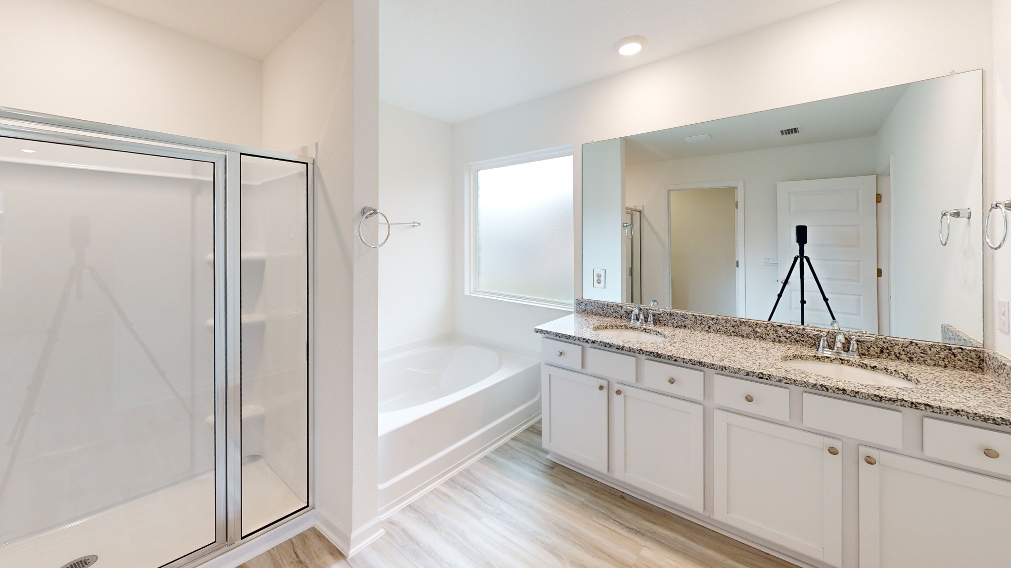 The primary ensuite bathroom.