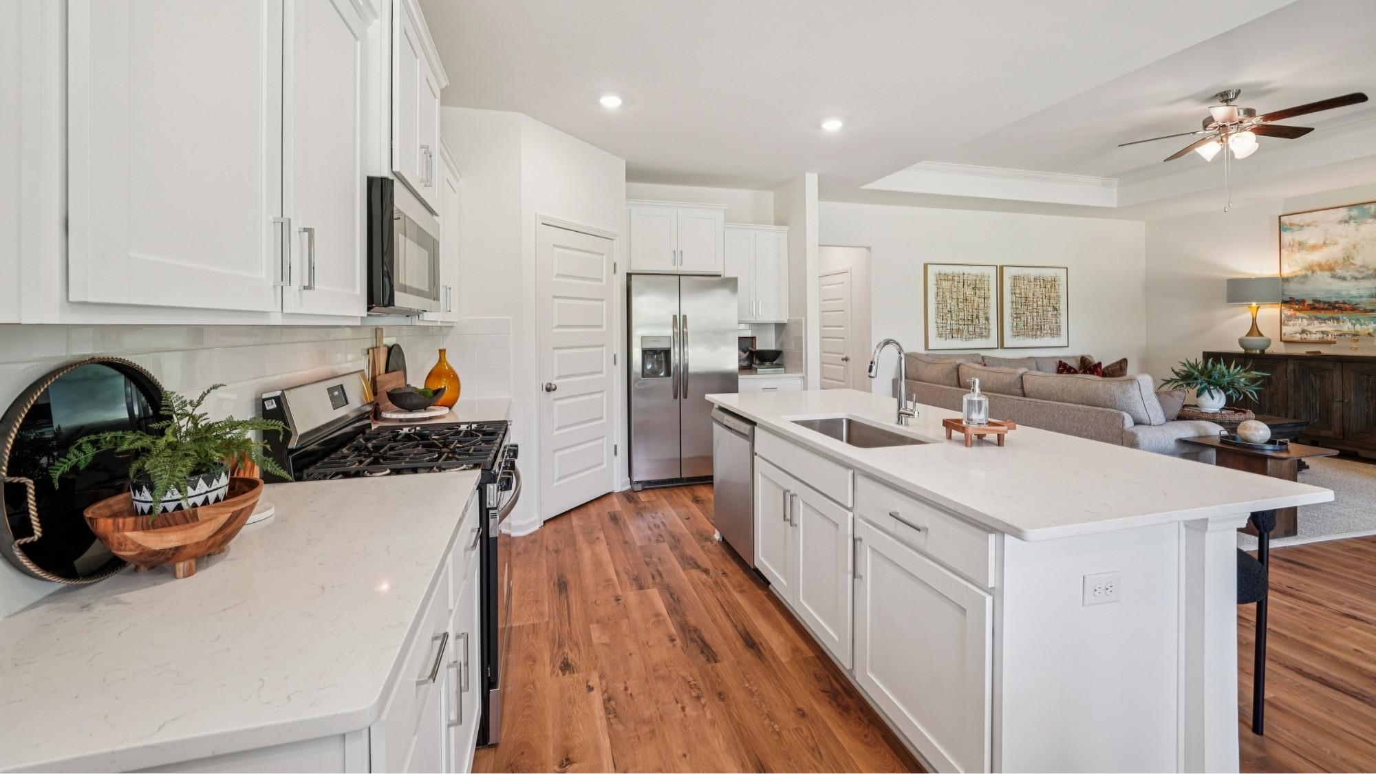 The spacious kitchen.