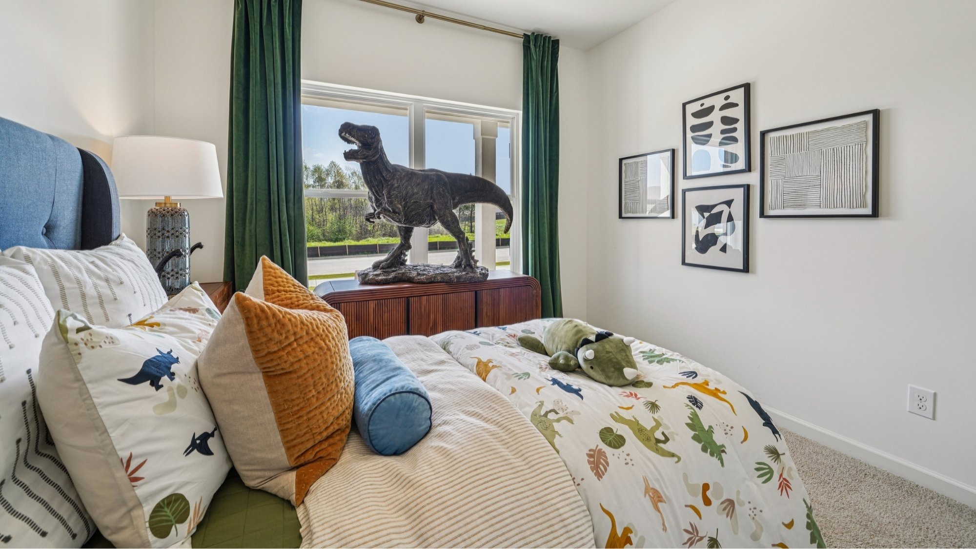 Another angle of the roomy kids room.