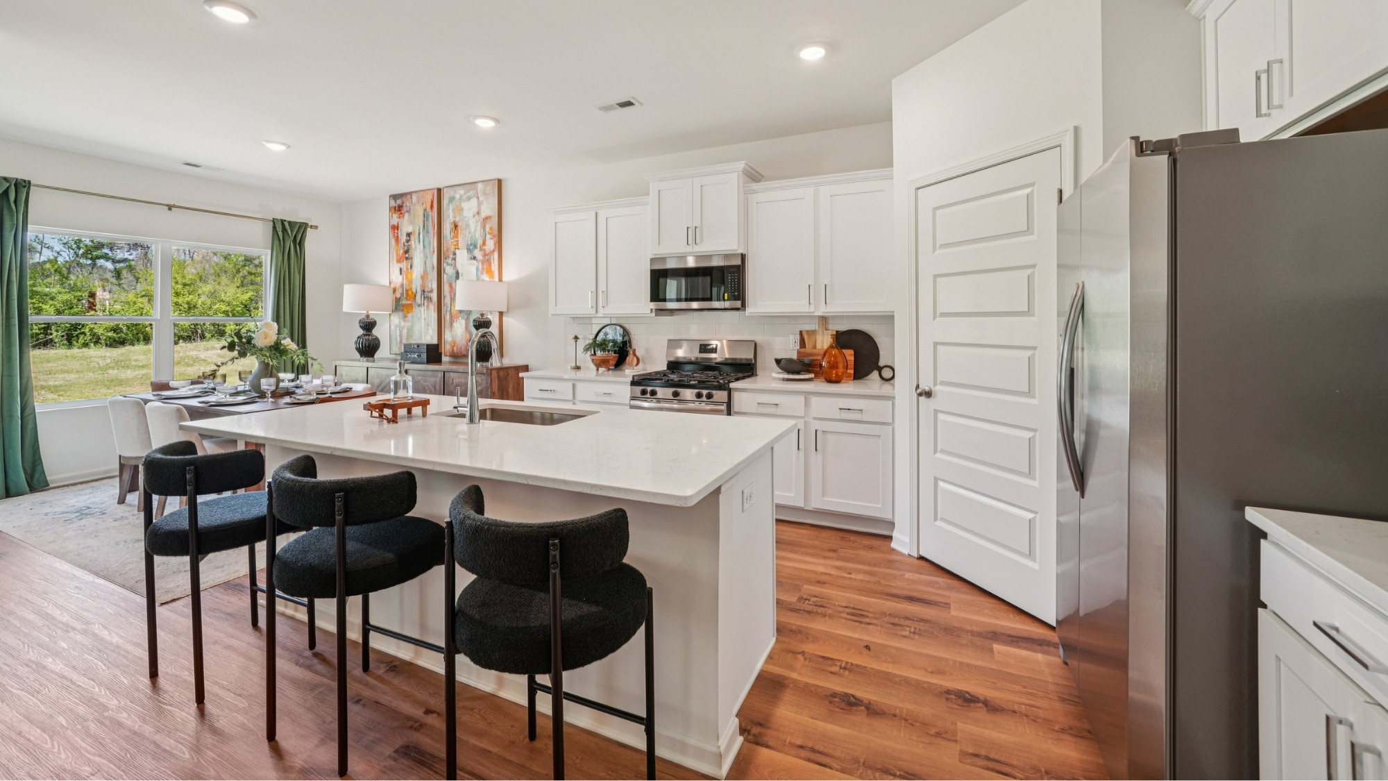 The spacious kitchen.