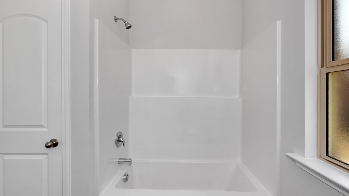 Secondary bath with shower tub combo