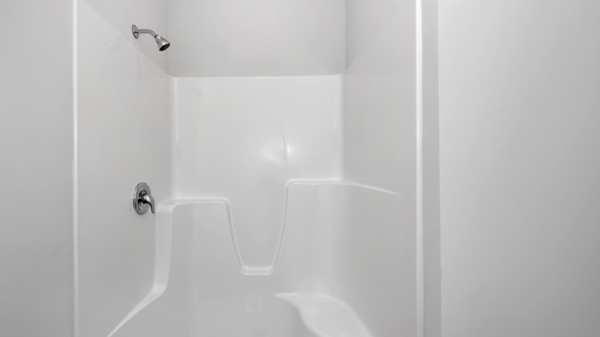 Secondary bath with shower tub combo