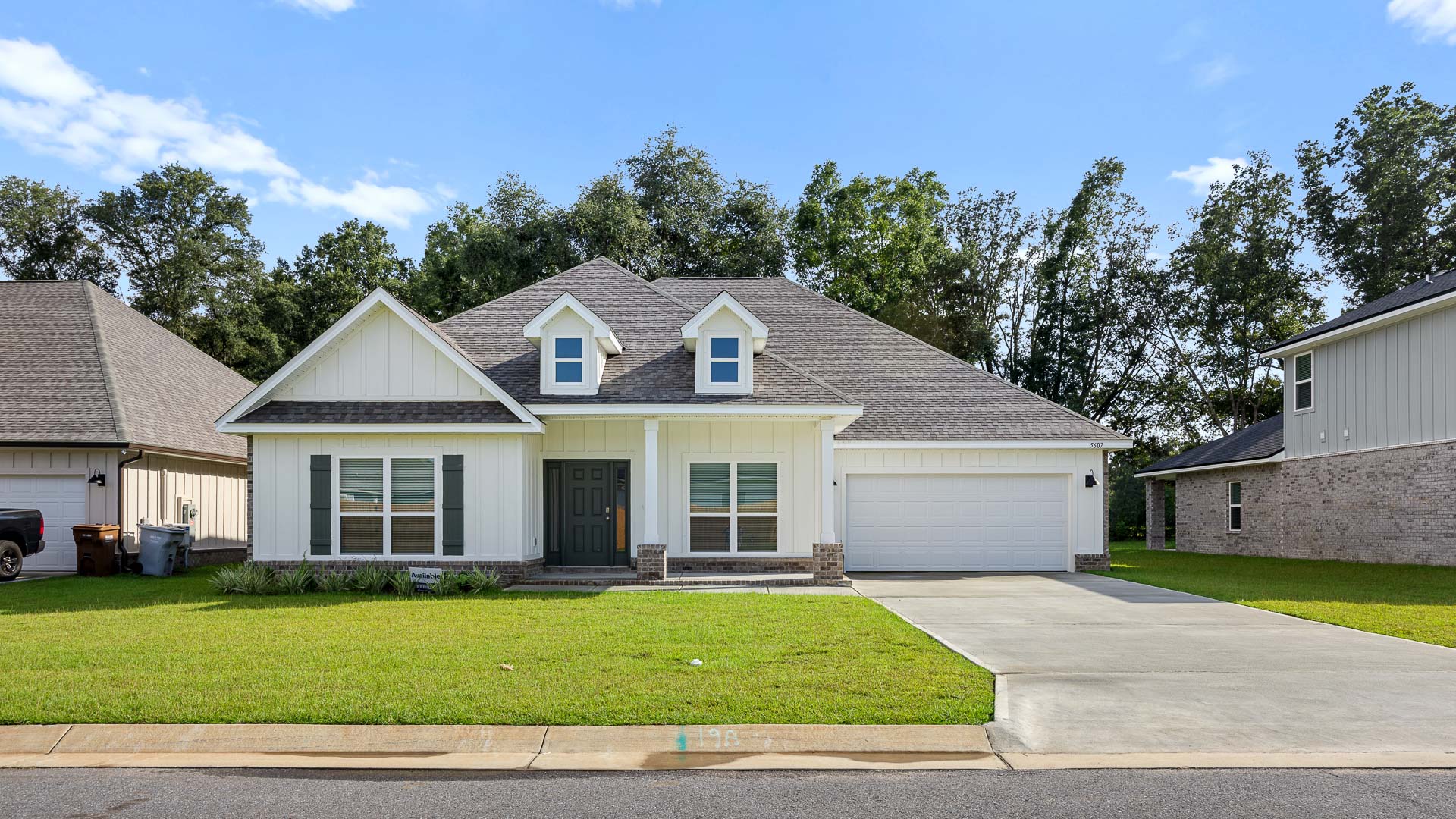 5607 Clarity St exterior