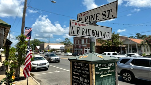 main streets in ponchatoula