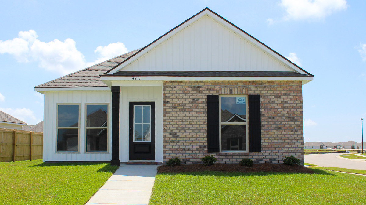 4711 Marais River Dr exterior