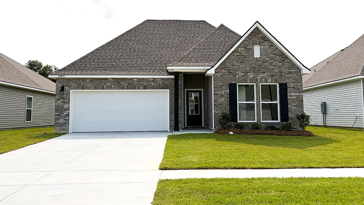 35471 FOREST MANOR AVENUE exterior
