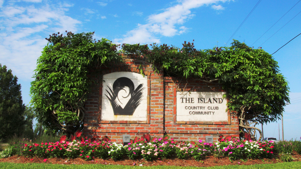 The Park at the Island Entrance Sign
