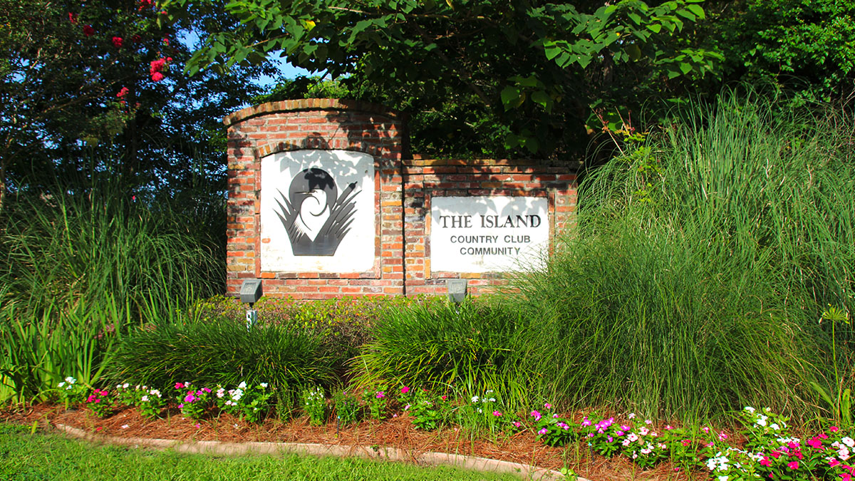 The Park at the Island second entrance Sign