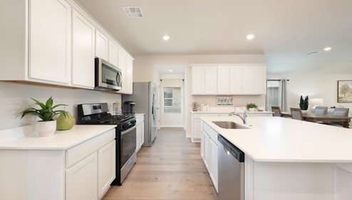 Horn Valley North D.R. Horton model home in Yukon, Oklahoma. New homes in Yukon, OKC metro.