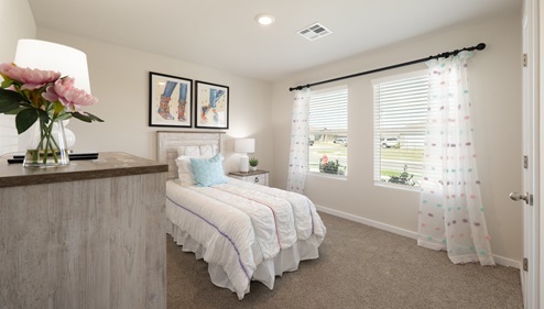 Horn Valley North D.R. Horton model home in Yukon, Oklahoma. New homes in Yukon, OKC metro.