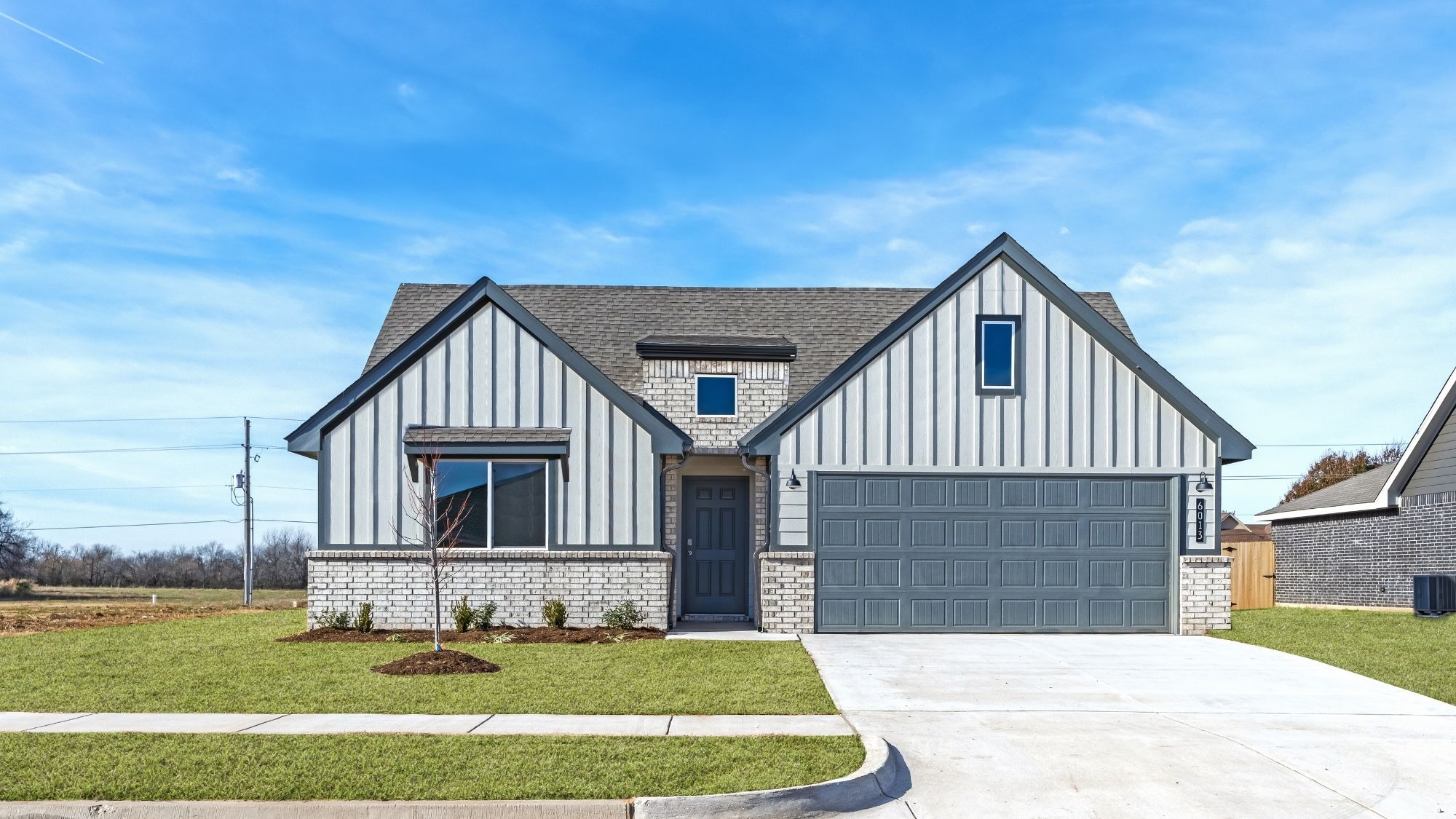 4928 MALEAH AVE exterior
