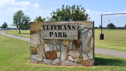 Veterans park sign