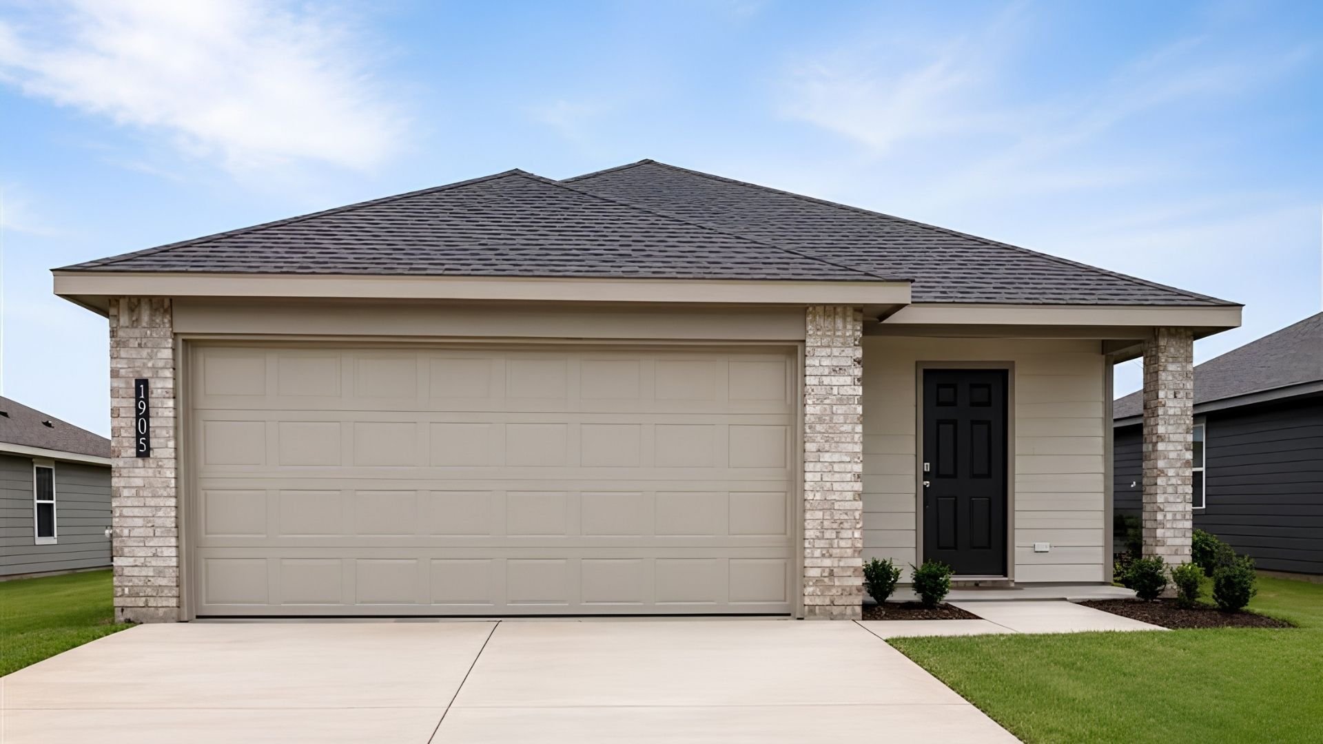 1905 Redbud Way exterior