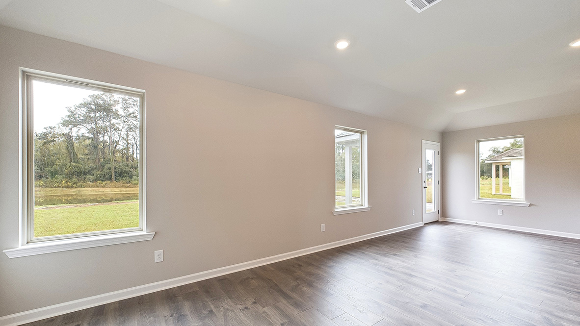 Welcome to 4016 Savannah Oaks Drive in Lake Charles, LA