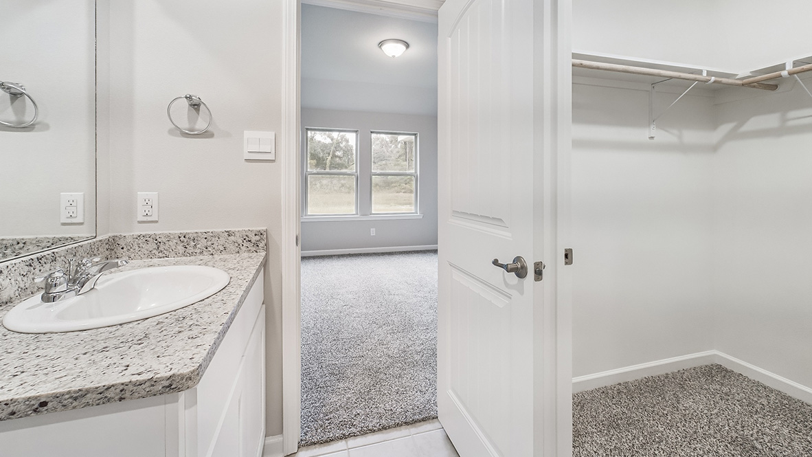 The Longleaf is located in Lake Charles, LA in Savannah Lakes