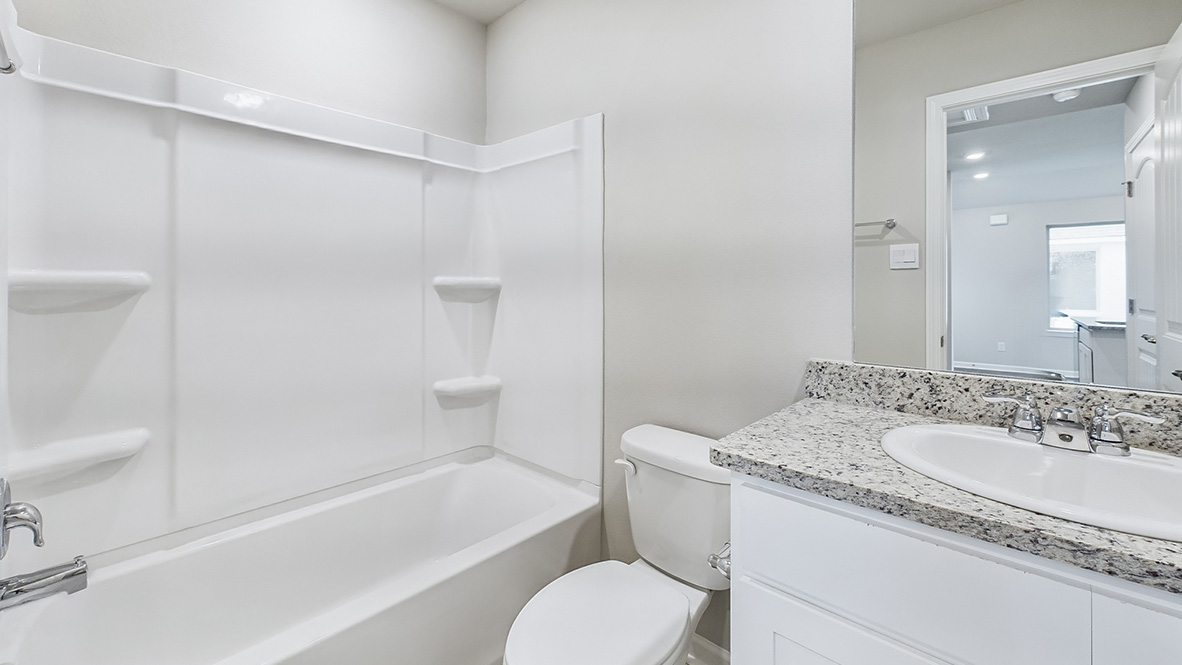 The Longleaf is located in Lake Charles, LA in Savannah Lakes