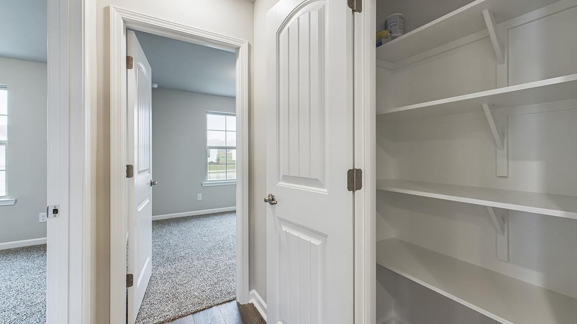 The Longleaf is located in Lake Charles, LA in Savannah Lakes