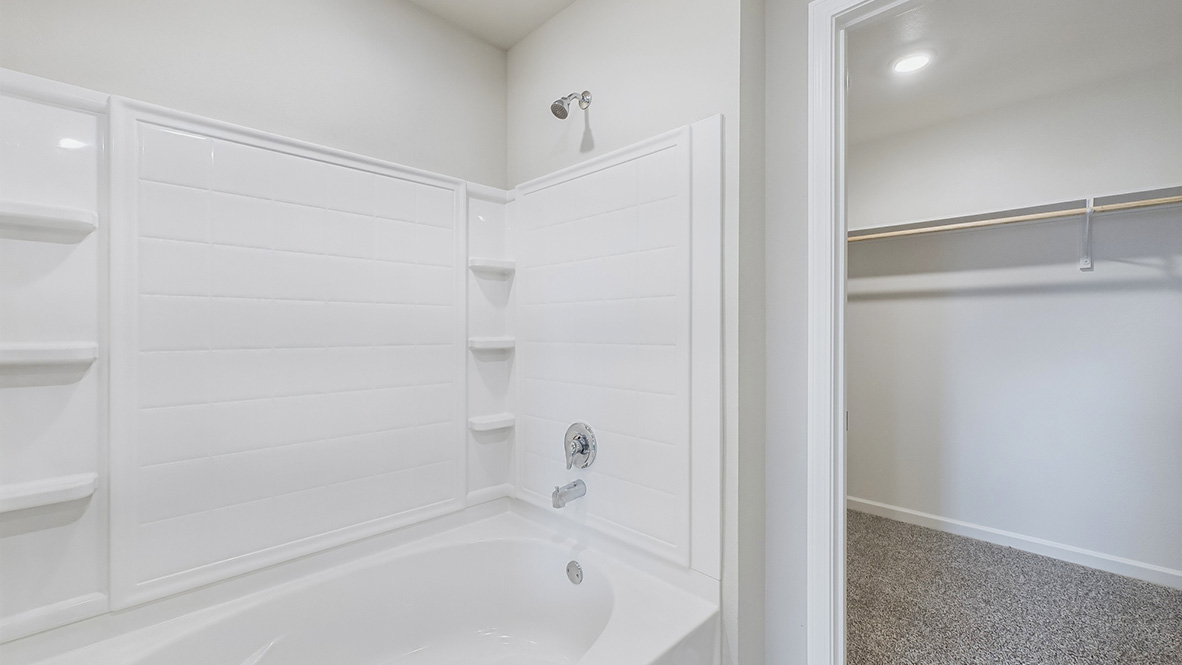 Tour the 4 bed 2 bath Justin in Picard Farms new home community in Maurice, LA