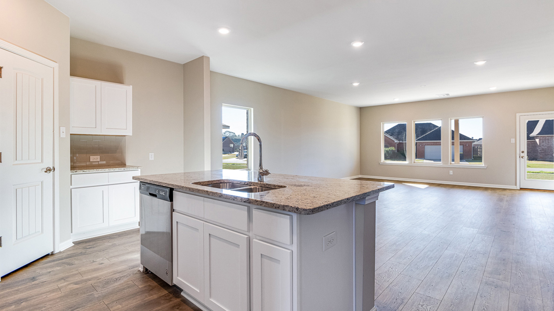 Welcome to the 5 bed 3 bath Rosemont in Maruice, LA