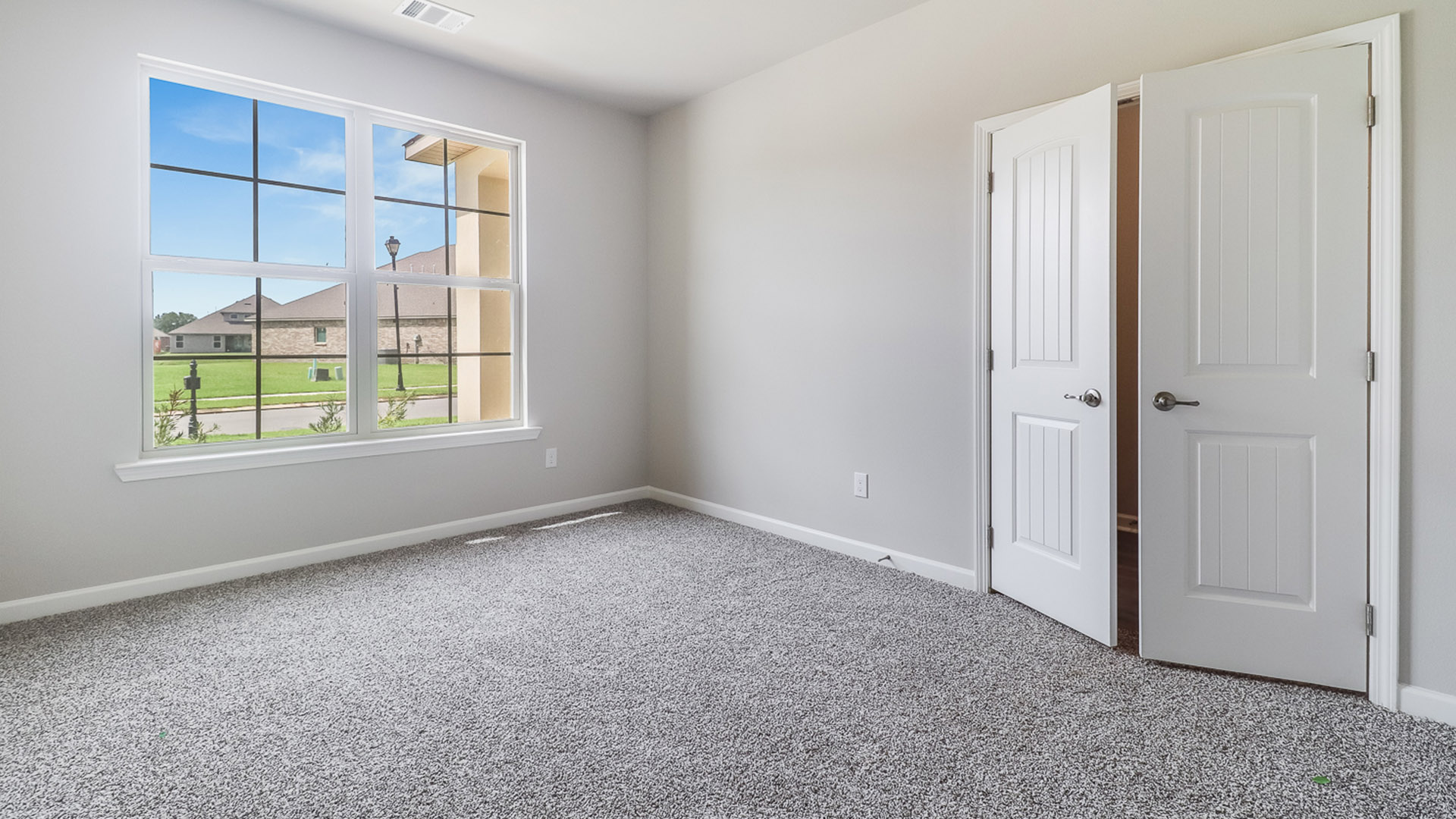 Welcome to 4654 East Ridge Road in Lake Charles, LA