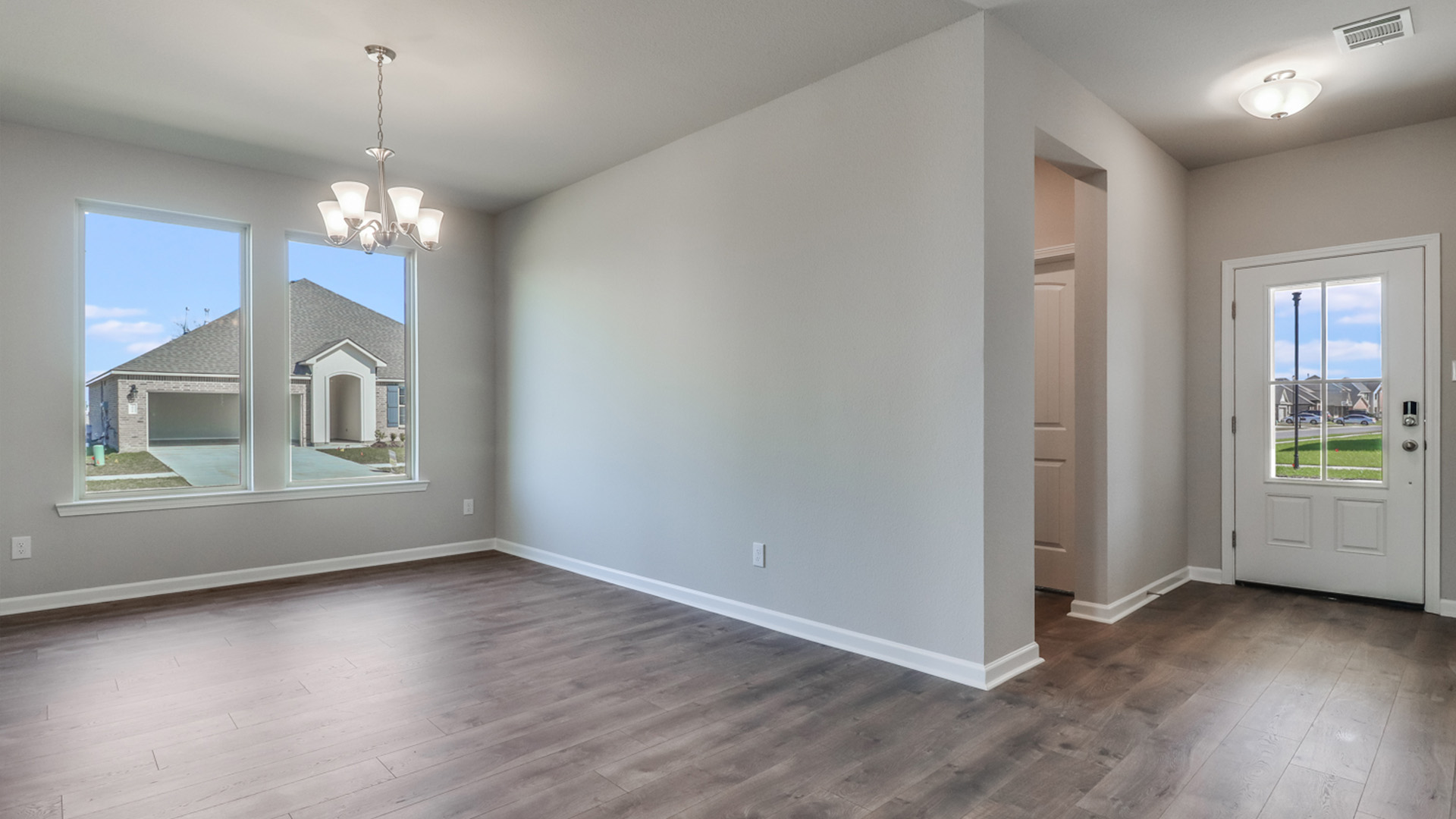 Welcome to 4654 East Ridge Road in Lake Charles, LA