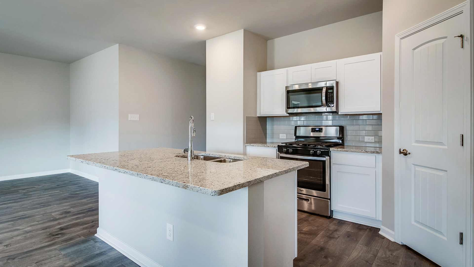 The Justin is a 4 bed 2 bath home in Coteau Ridge