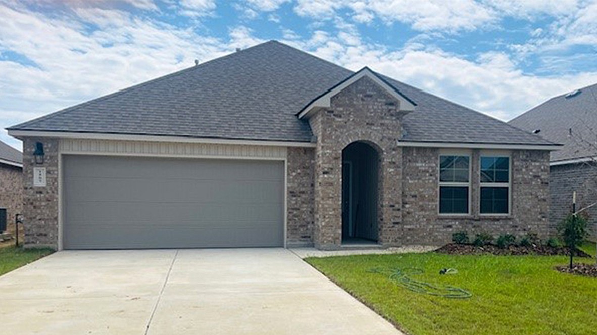 1507 Highland Drive, New Iberia, LA, Coteau Ridge By D.R. Horton one-story, two-car garage, 5-bedroom, 3-Bath, grass yard