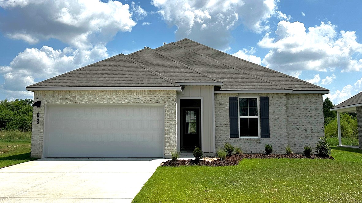 105 Belle Lake Drive exterior