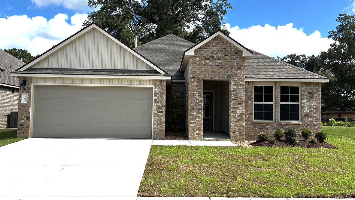 Welcome to the Denton plan at Cedar Creek new home community in Lafayette , LA