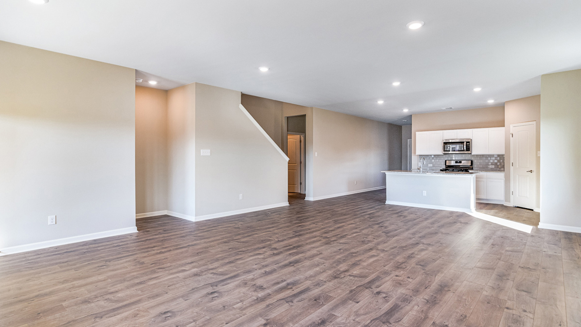 The 2-story 5-bedroom Rosemont is located in Lafayette_LA_Cedar_Creek