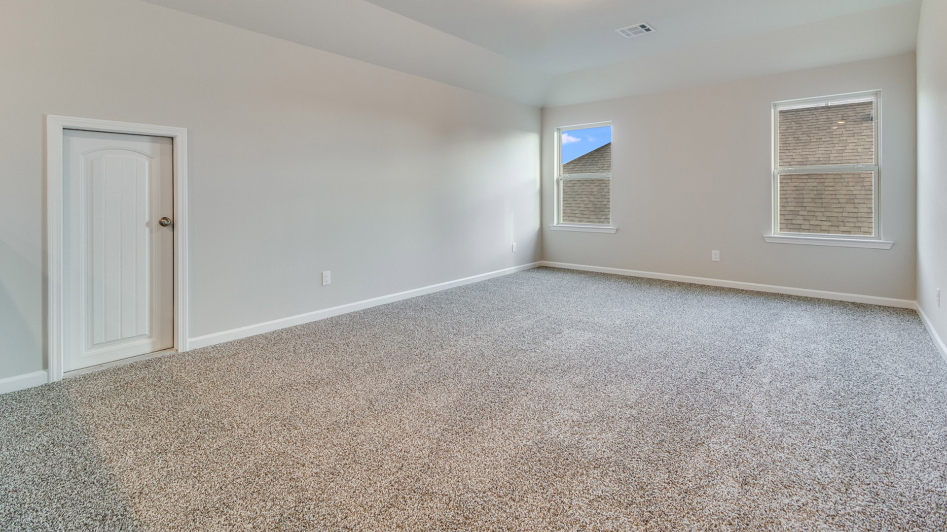 The 2-story 5-bedroom Rosemont is located in Lafayette_LA_Cedar_Creek