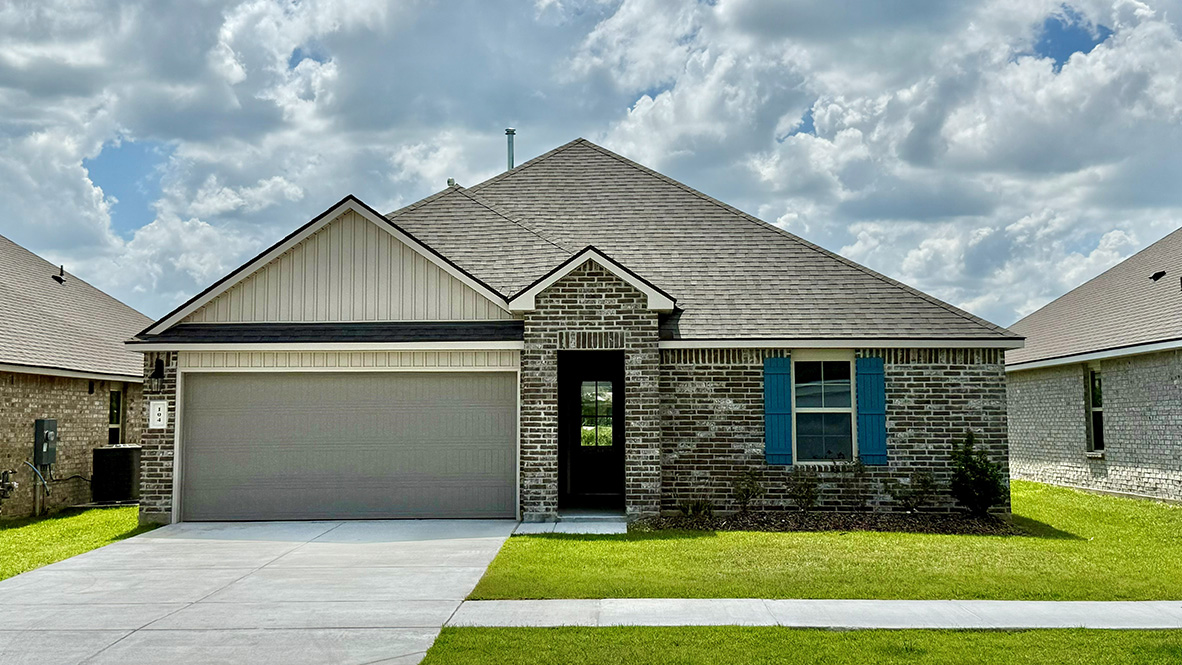 104 Lake Oak Drive exterior