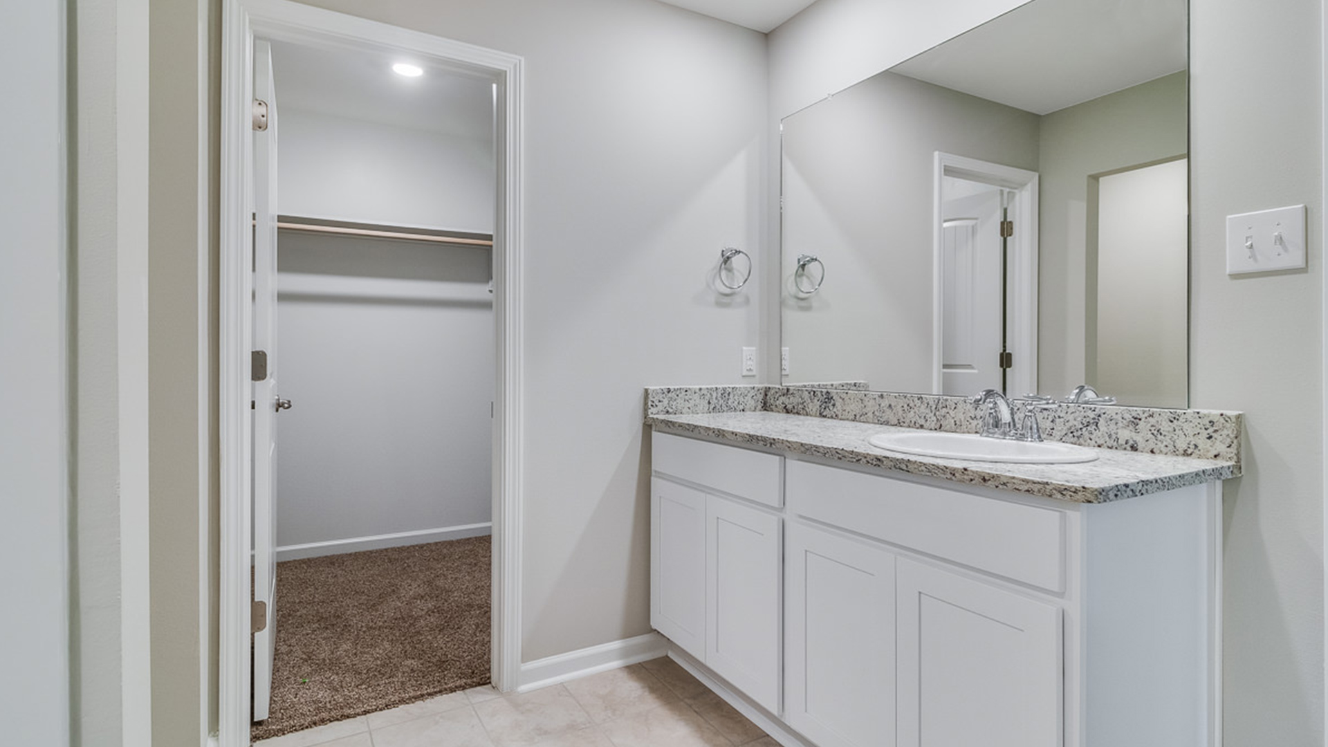 Welcome to the 3 bed 2 bath Bellvue in Grand Oaks Phase 2 in Lafayette, LA