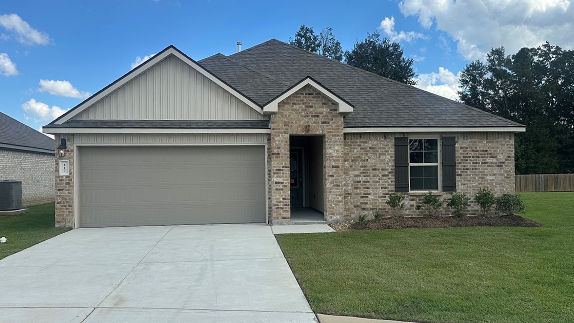117 Lake Oak Drive exterior
