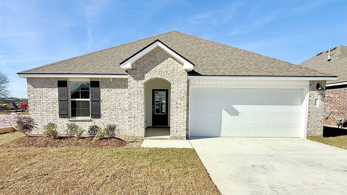 102 Lake Oak Drive exterior
