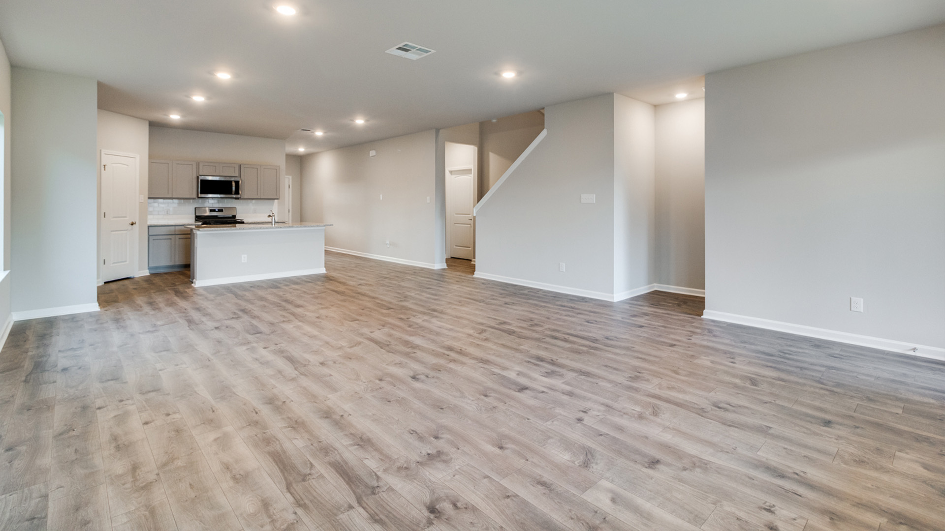 The Rosemont is a 2-story plan in Grand Oaks