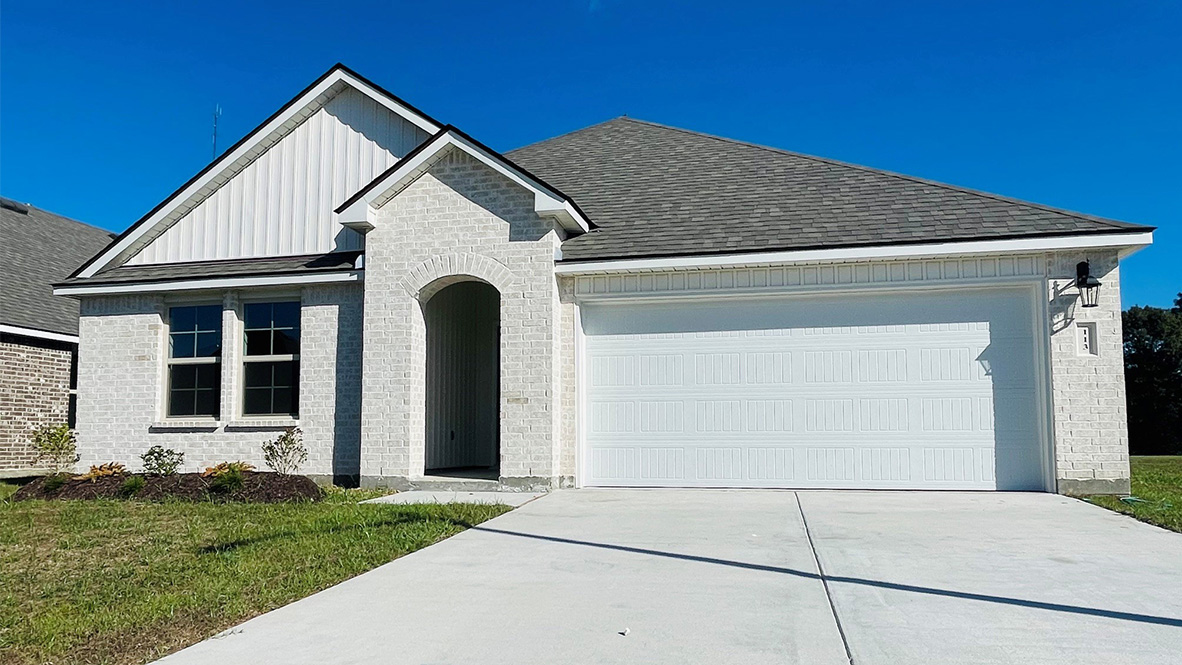 Welcome to 113 Countrywood Court in new home community in Duson, LA